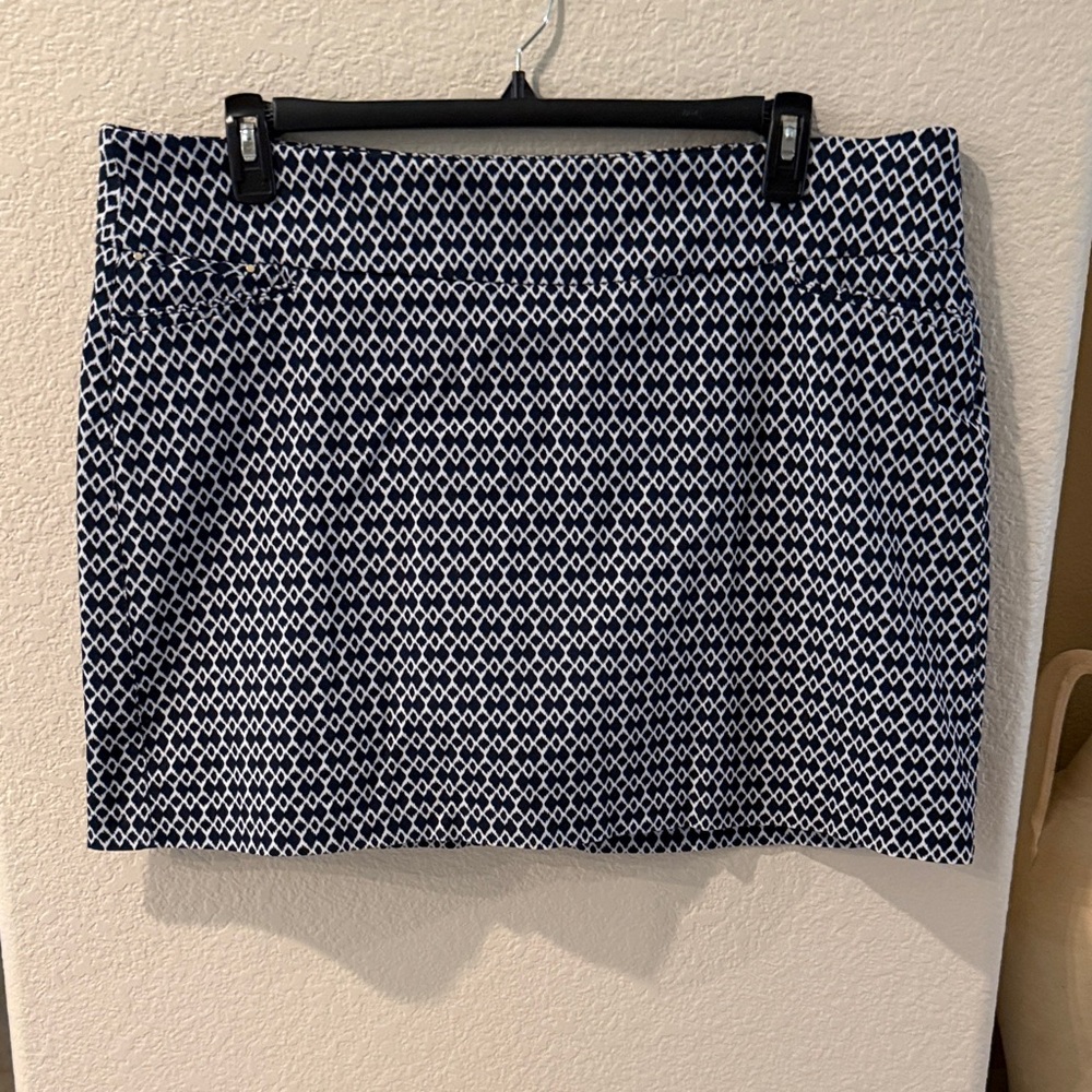 Attyre Navy & White Geometric Mini Skort